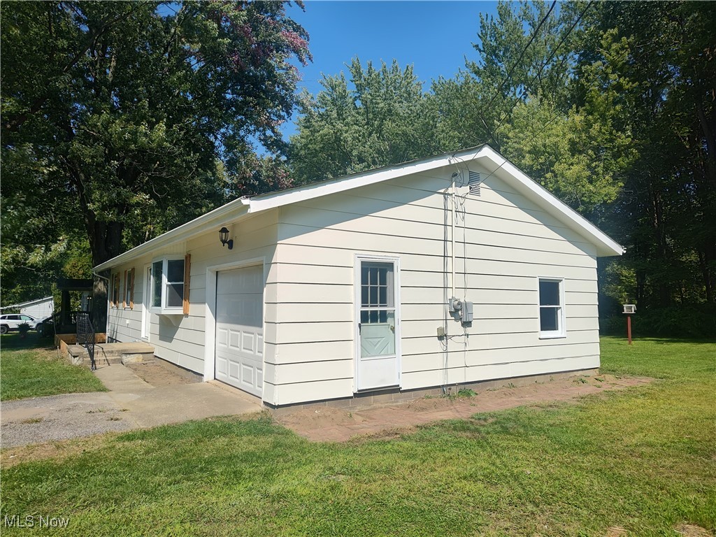 8016 Ninevah Road Geneva OH 44041