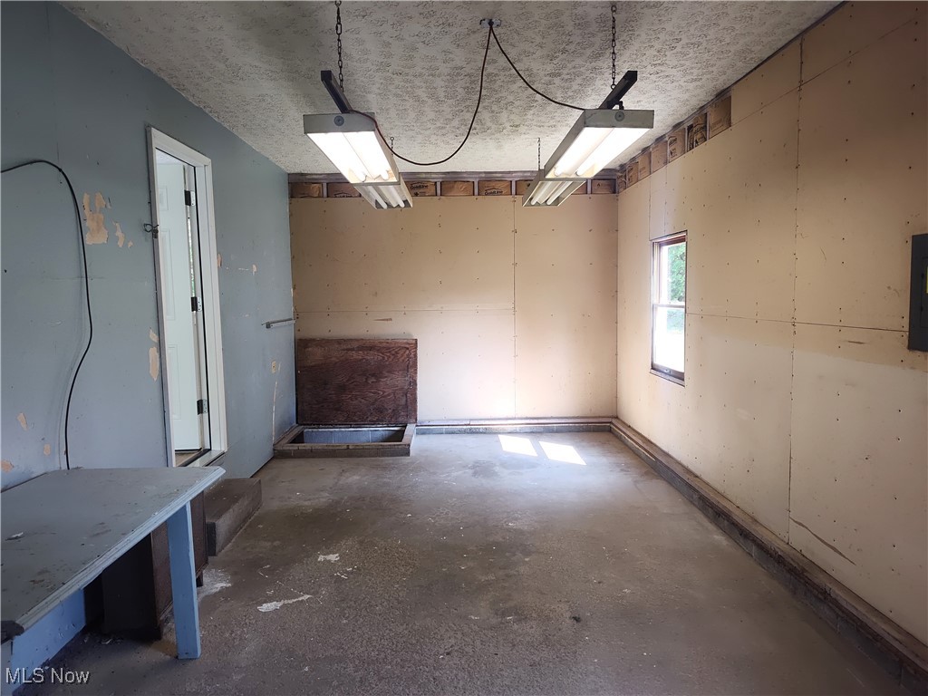 8016 Ninevah Road Geneva OH 44041