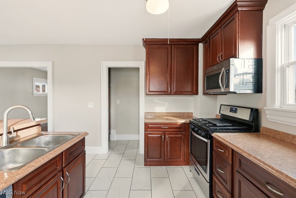7128 Marcelline Court Cuyahoga Heights OH 44125