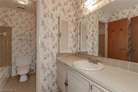 2218 Croydon Road Twinsburg OH 44087