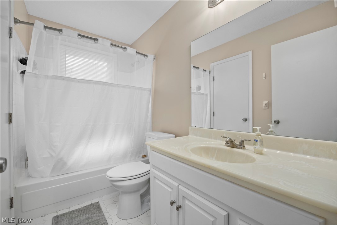 4812 Briarwood Drive Lorain OH 44053