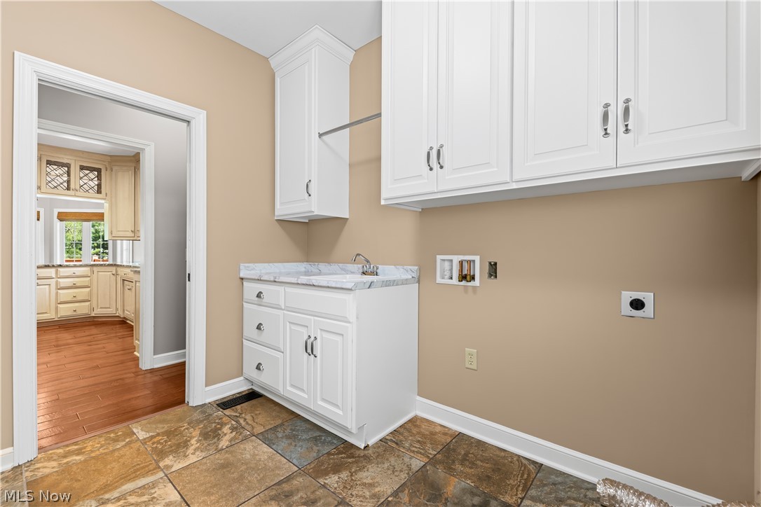 4056 Glenmoor Road NW Canton OH 44718
