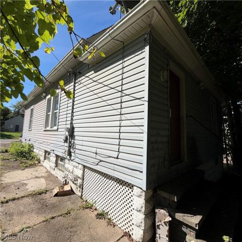 9921 Prince Avenue Cleveland OH 44105