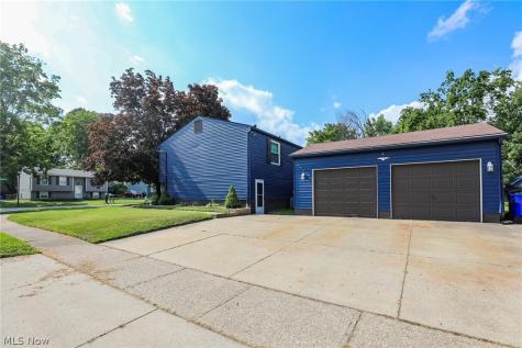 1073 Sunnywood Lane Ravenna OH 44266