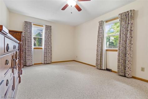 912 S Azalea Boulevard Barberton OH 44203