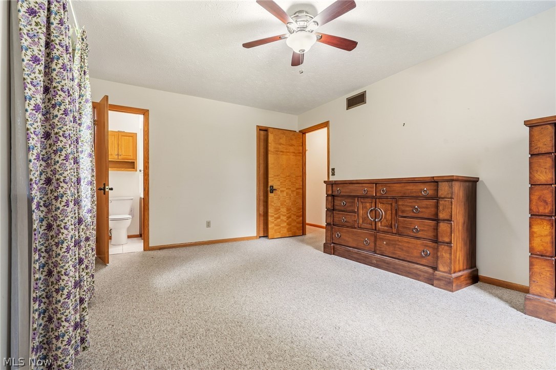 912 S Azalea Boulevard Barberton OH 44203