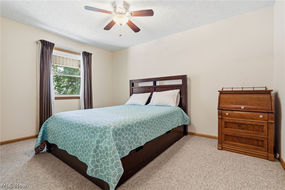 912 S Azalea Boulevard Barberton OH 44203
