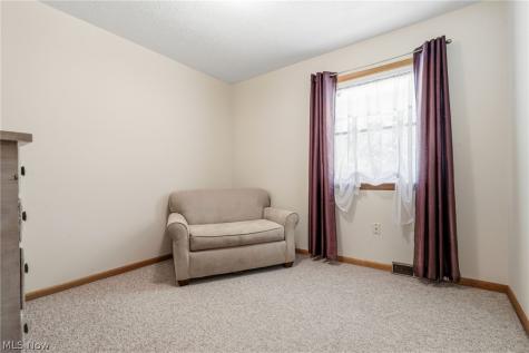 912 S Azalea Boulevard Barberton OH 44203