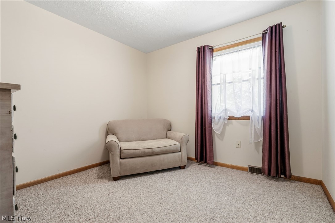 912 S Azalea Boulevard Barberton OH 44203