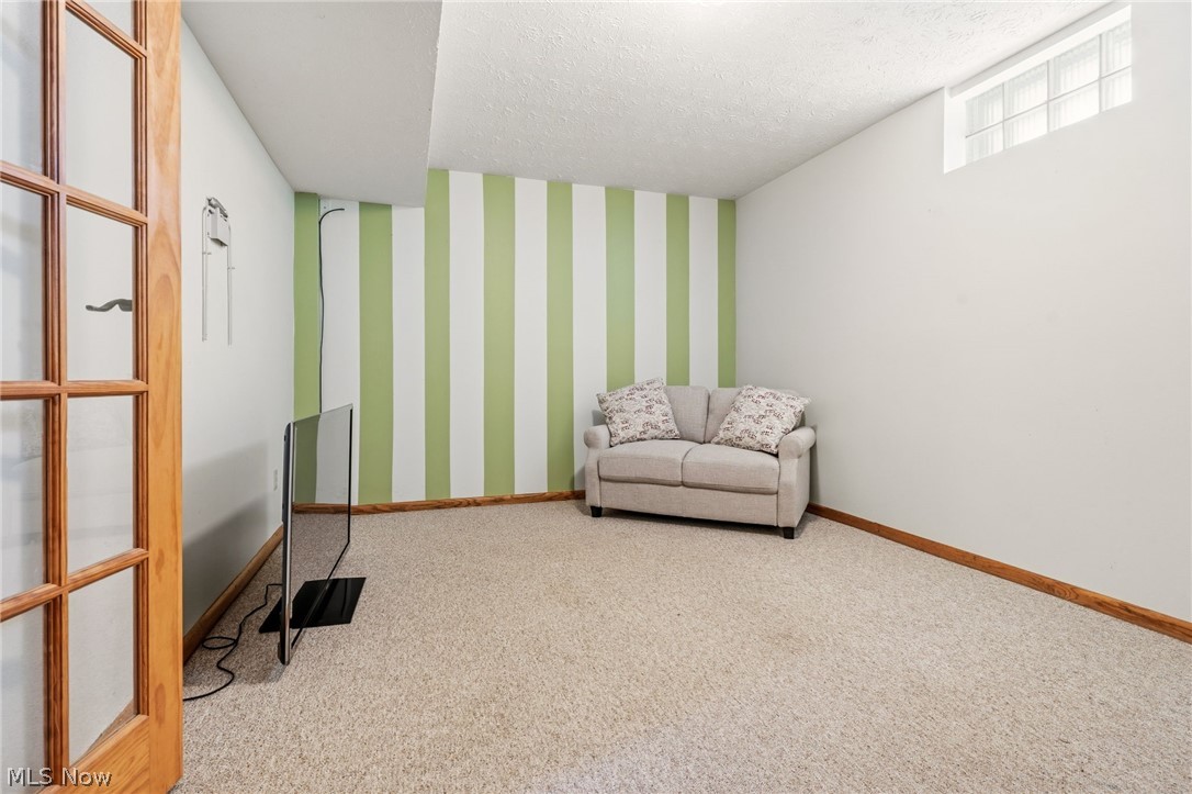 912 S Azalea Boulevard Barberton OH 44203