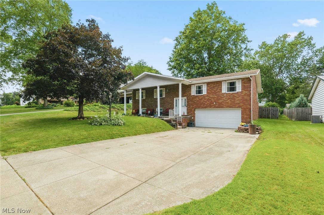 912 S Azalea Boulevard Barberton OH 44203