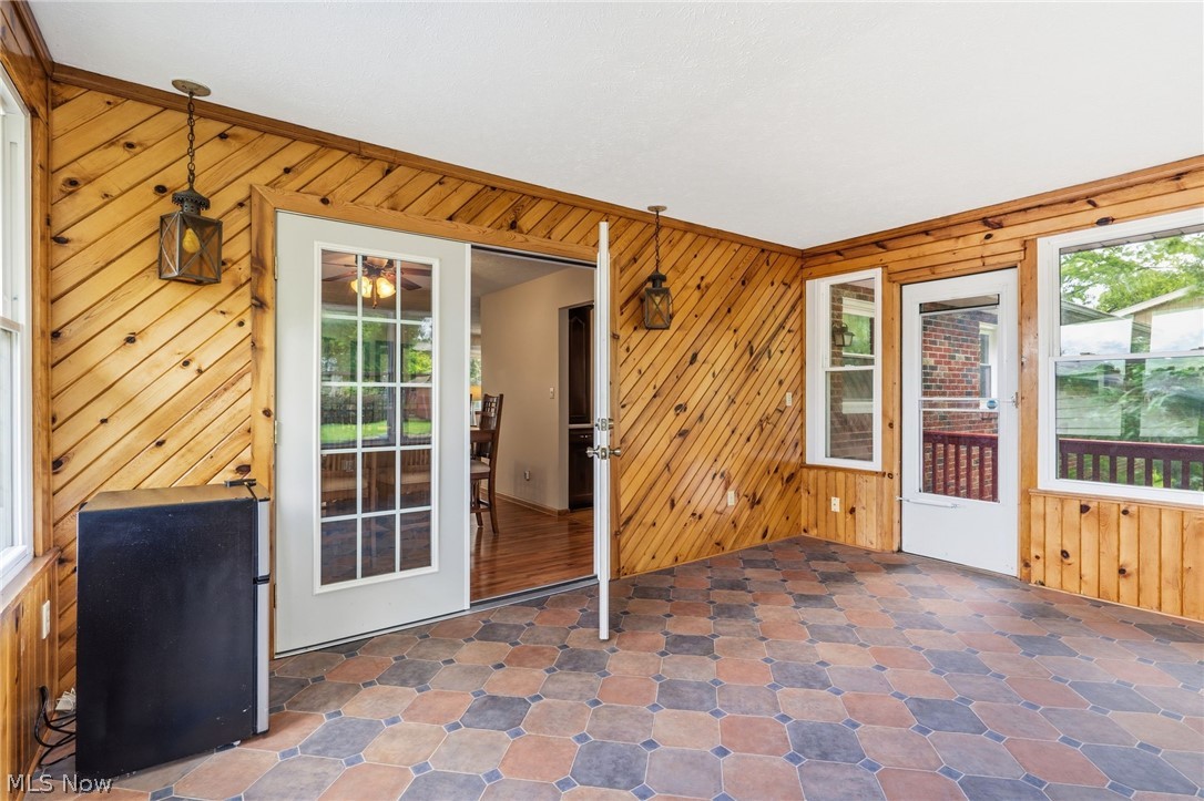 912 S Azalea Boulevard Barberton OH 44203