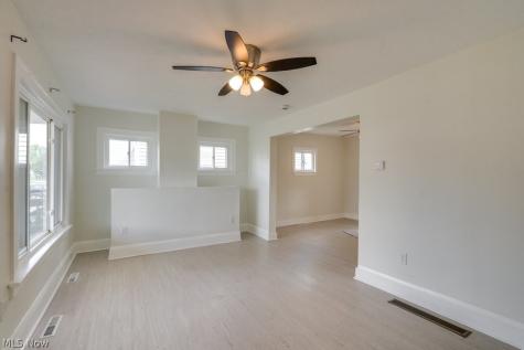 5141 Clement Avenue Maple Heights OH 44137