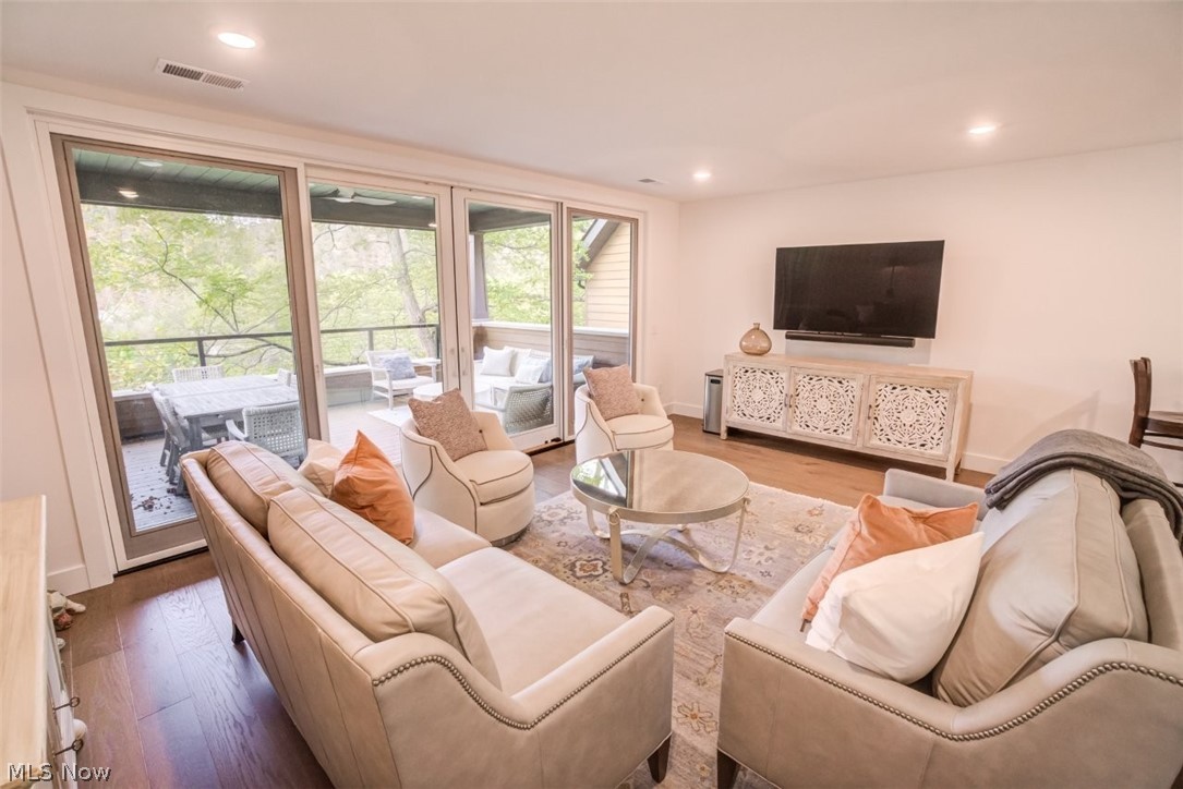 188 Cleveland Street Chagrin Falls OH 44022