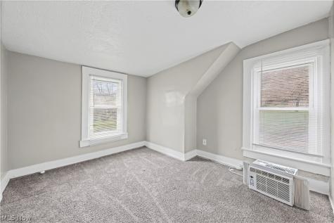 529 Bina Avenue Akron OH 44314