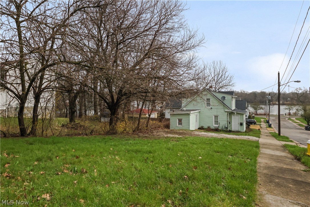 529 Bina Avenue Akron OH 44314
