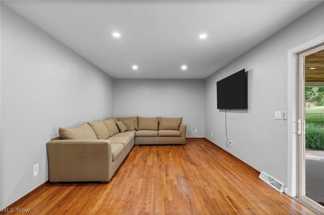 4618 S Arlington Road Green OH 44685