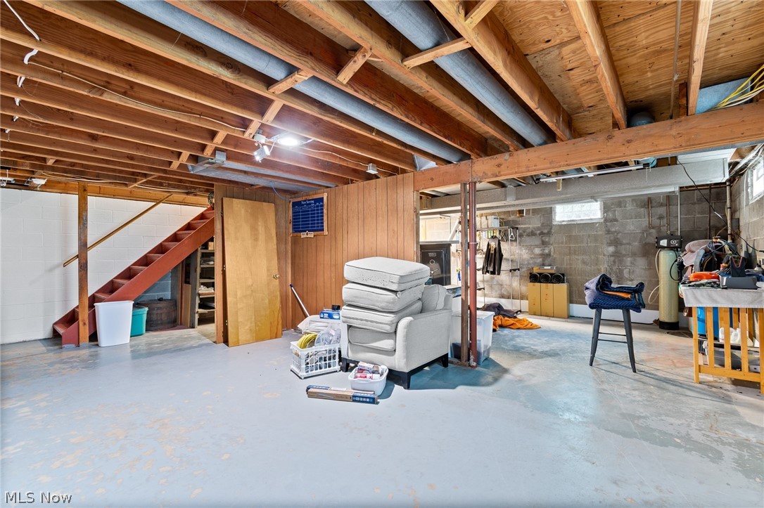 4618 S Arlington Road Green OH 44685