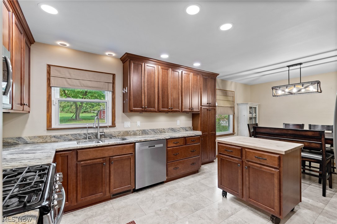 4618 S Arlington Road Green OH 44685