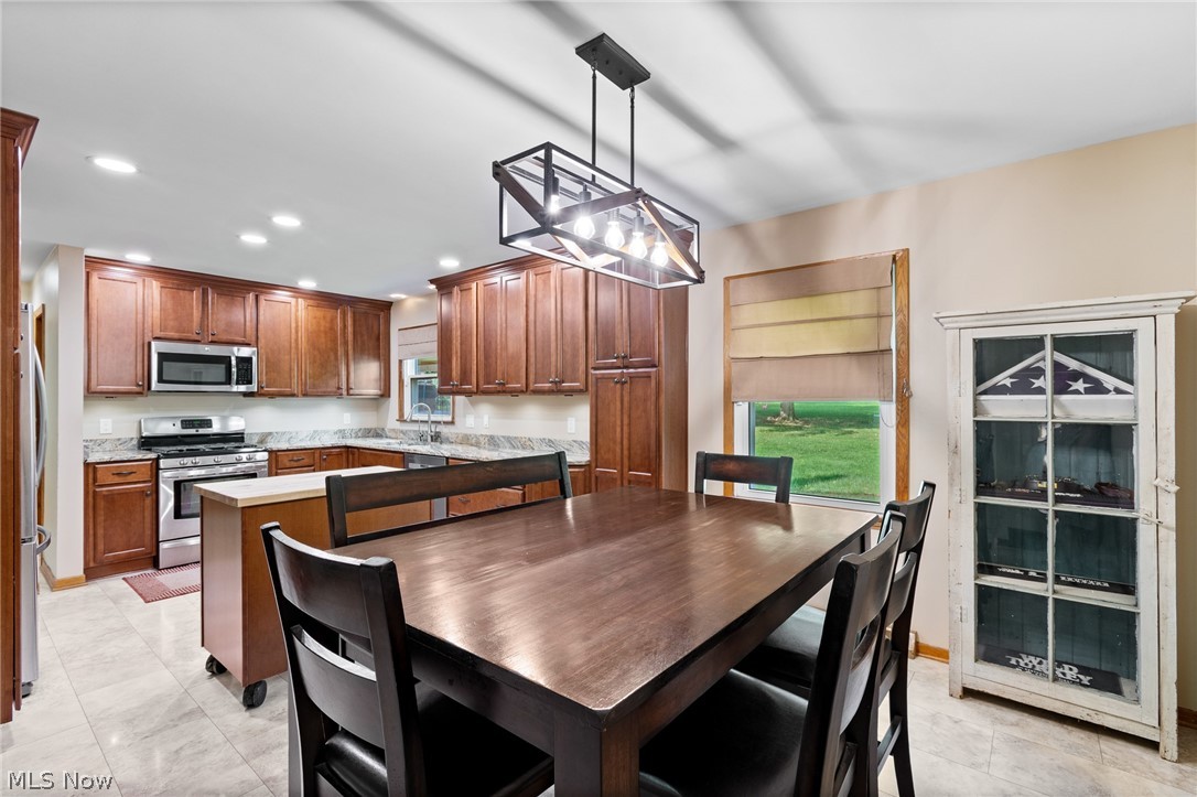 4618 S Arlington Road Green OH 44685