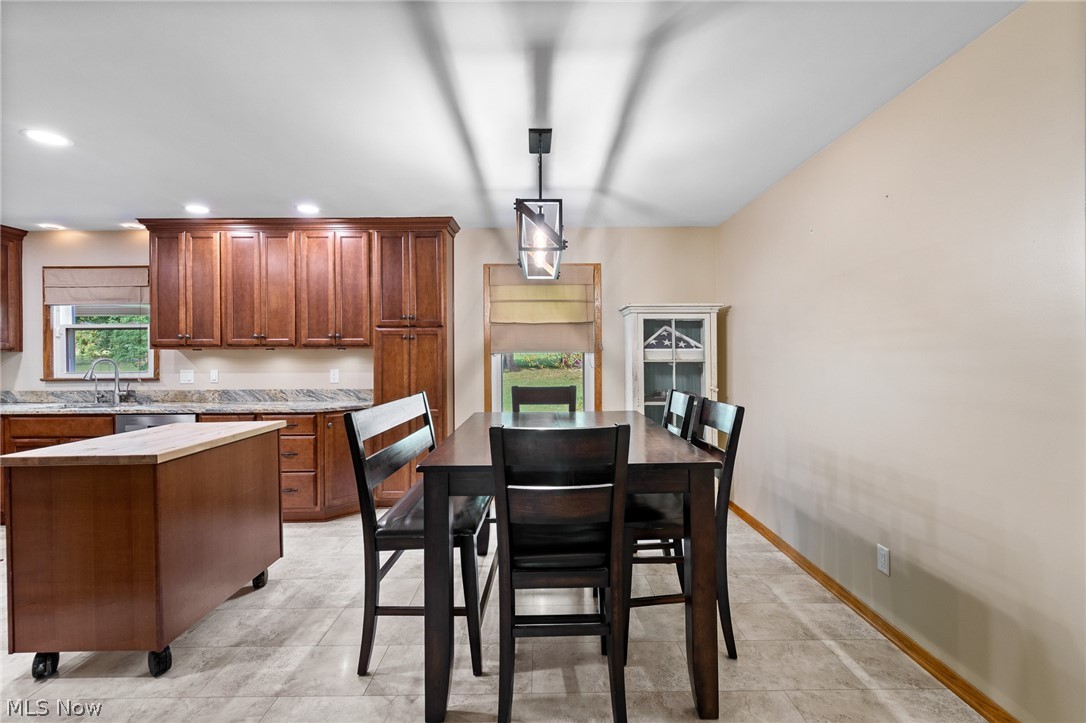 4618 S Arlington Road Green OH 44685