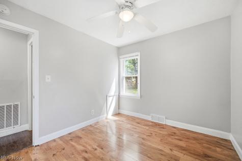 2326 Greenvale Road Cleveland OH 44121