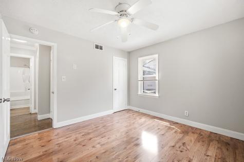 2326 Greenvale Road Cleveland OH 44121