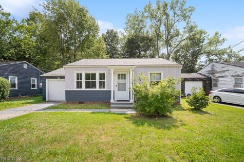 2326 Greenvale Road Cleveland OH 44121