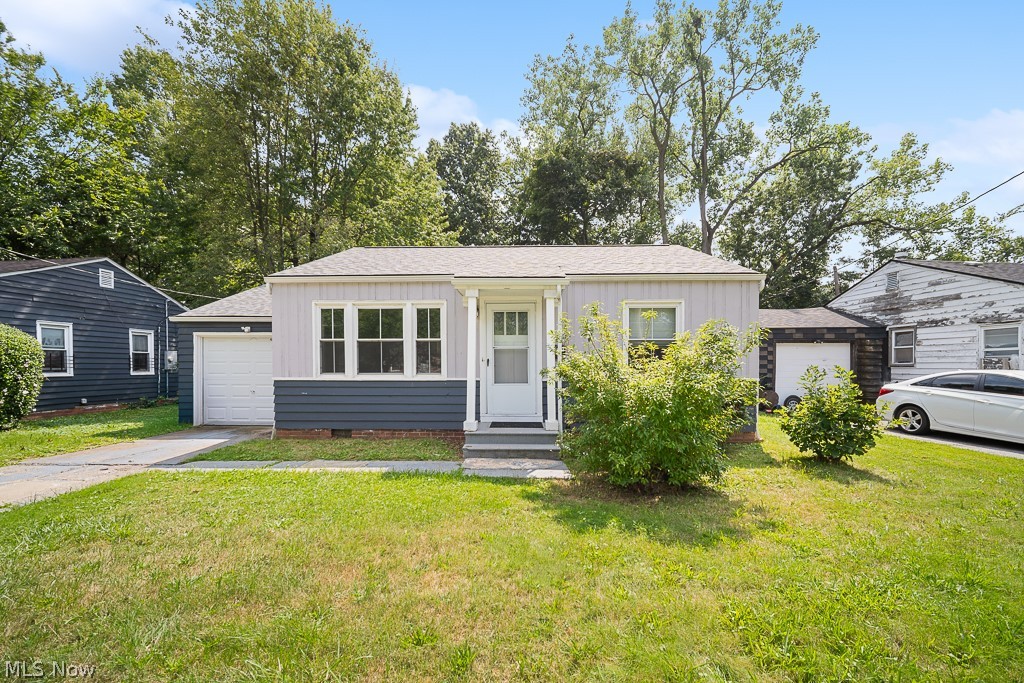 2326 Greenvale Road Cleveland OH 44121