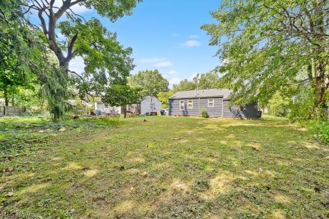2326 Greenvale Road Cleveland OH 44121
