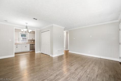 2326 Greenvale Road Cleveland OH 44121