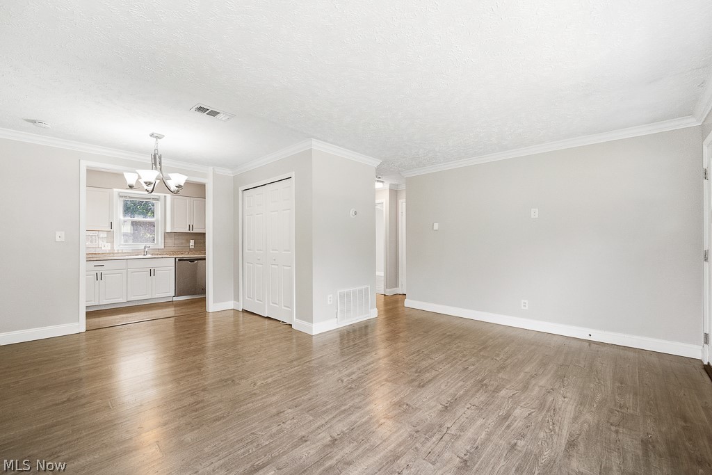 2326 Greenvale Road Cleveland OH 44121