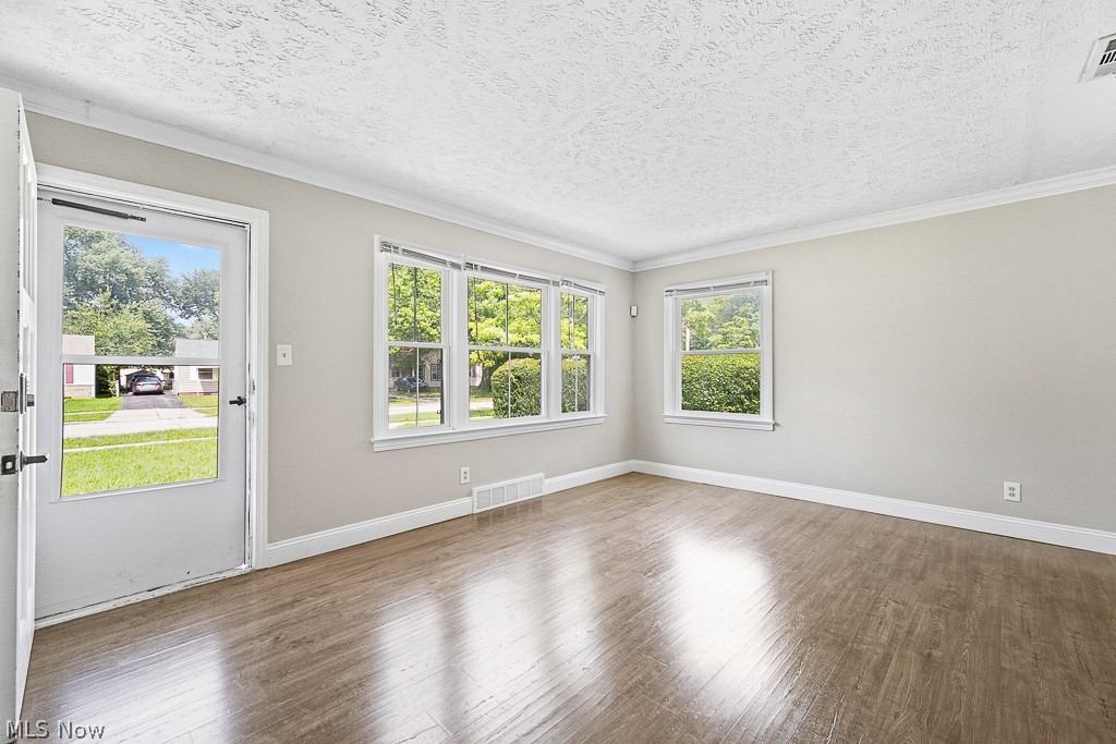 2326 Greenvale Road Cleveland OH 44121