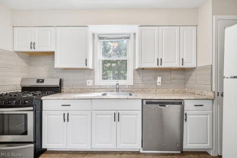 2326 Greenvale Road Cleveland OH 44121