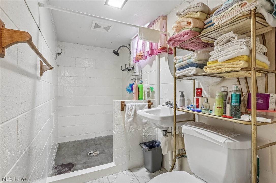 1377 E 28th Street Ashtabula OH 44004