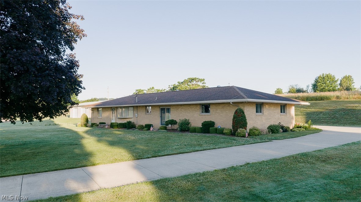 9015 Mapleton Street SE East Canton OH 44730