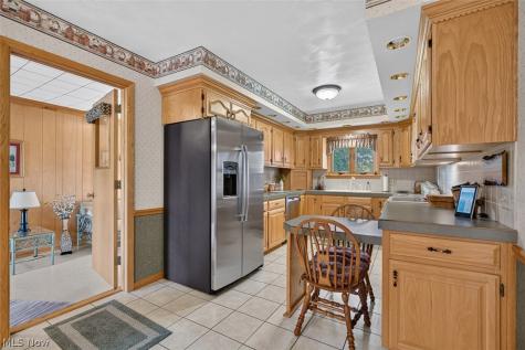 9015 Mapleton Street SE East Canton OH 44730