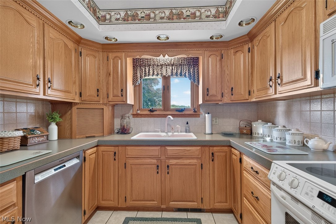 9015 Mapleton Street SE East Canton OH 44730