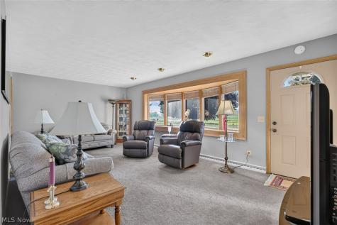9015 Mapleton Street SE East Canton OH 44730