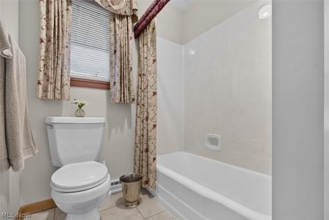 9015 Mapleton Street SE East Canton OH 44730
