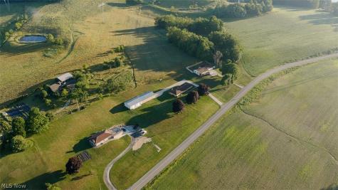 9015 Mapleton Street SE East Canton OH 44730