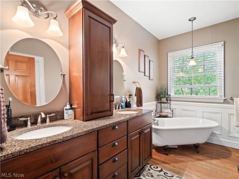 596 Longstreet Lagrange OH 44050