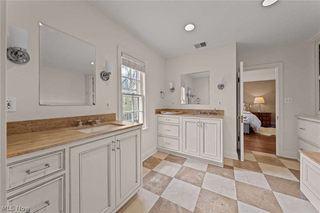 17640 S Woodland Road Shaker Heights OH 44120