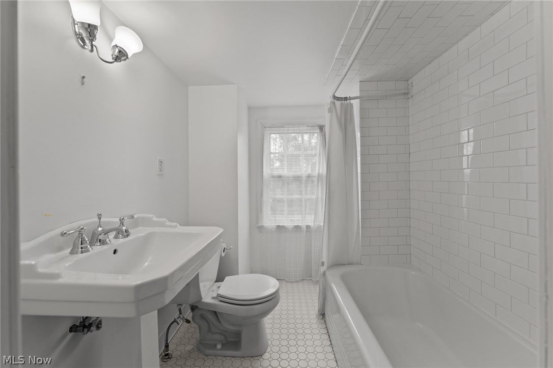 17640 S Woodland Road Shaker Heights OH 44120