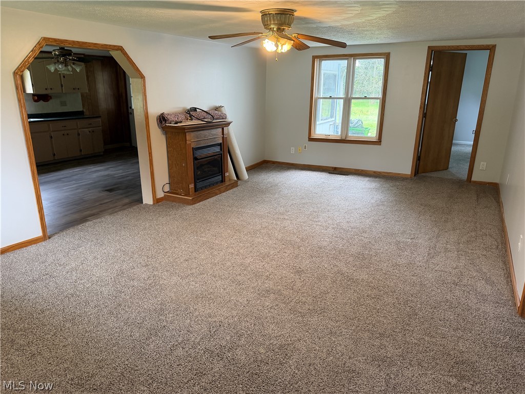 606 E First Street Uhrichsville OH 44683