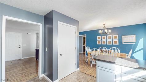 1454 Hillcrest Drive Atwater OH 44201