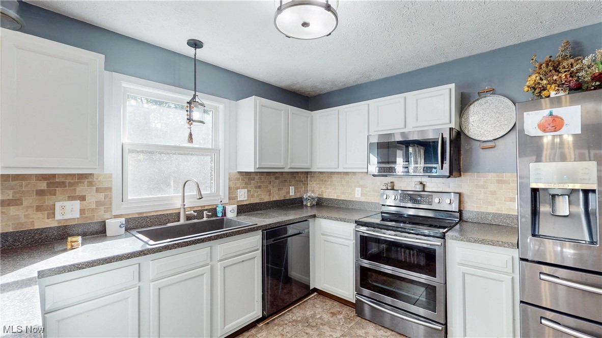 1454 Hillcrest Drive Atwater OH 44201