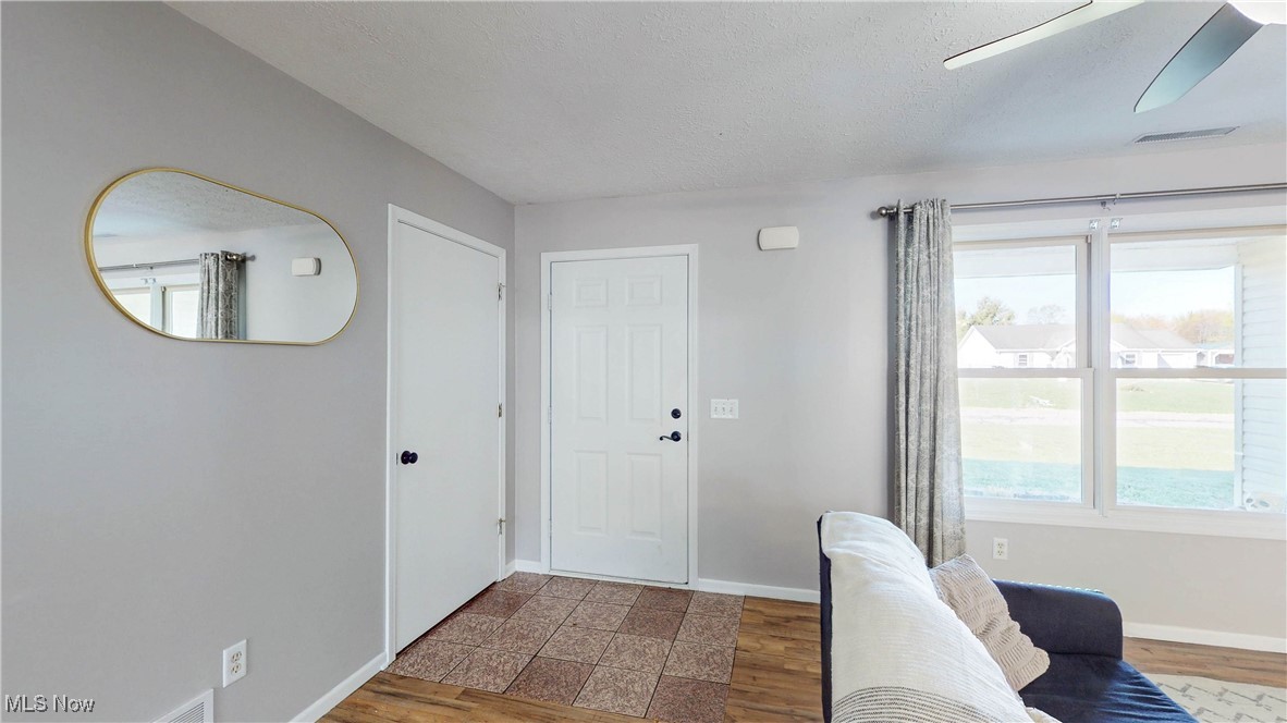 1454 Hillcrest Drive Atwater OH 44201