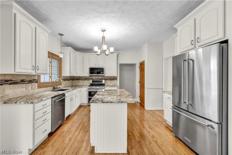 2728 High Hampton Trail Cuyahoga Falls OH 44223