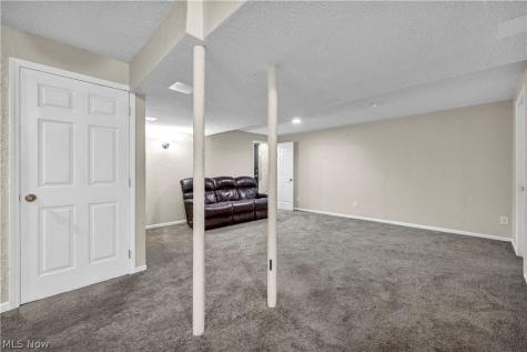 2728 High Hampton Trail Cuyahoga Falls OH 44223